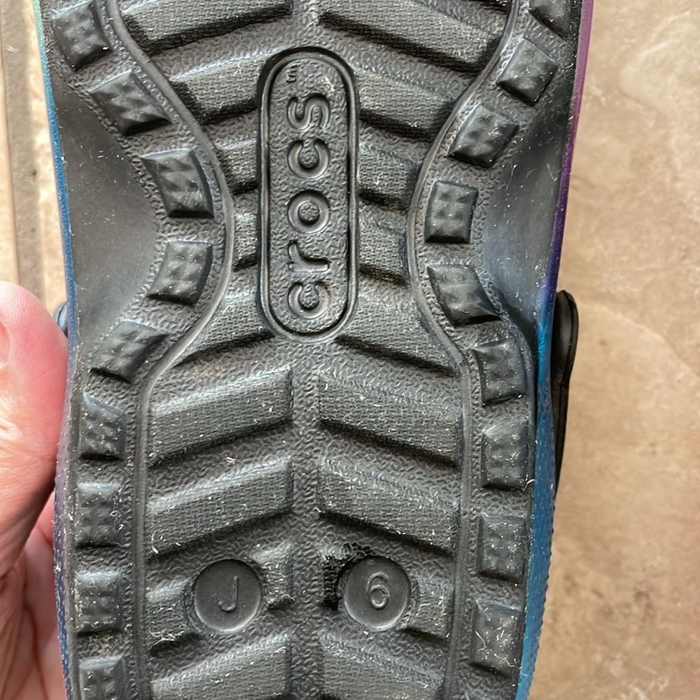 Crocs Classic Lined Clog Tie Dye Galaxy Blue Purple Green | Youth Size J6 - Picture 4 of 5